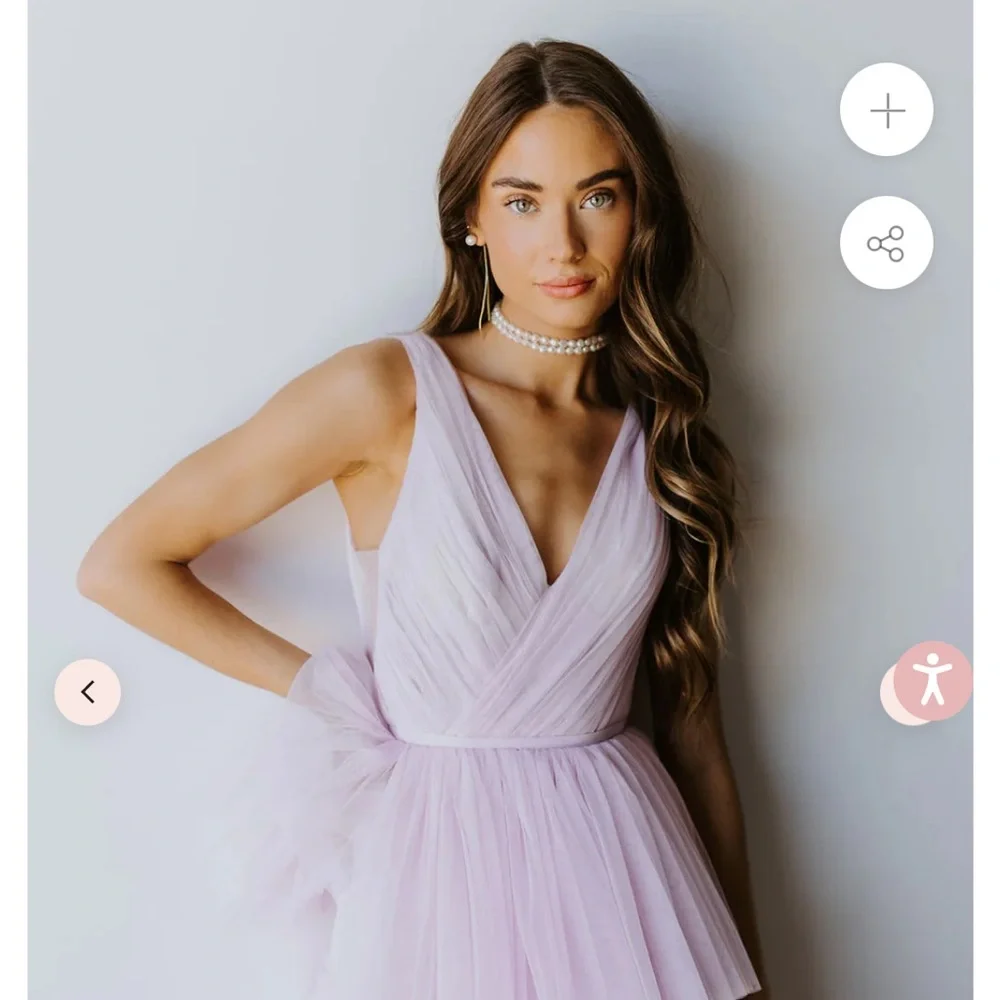 NWT Vella Modern Pearl Drop gold, untamed petals, sold out online - Picture 5 of 5